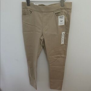 Signature Pull-On Pants in Khaki